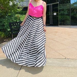 Maxi skirt with black and white stripes.